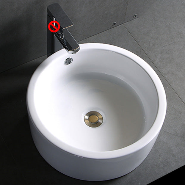 Modern Bathroom Sink Porcelain Pop-Up Drain Round Vessel Bathroom Sink 16.5"L x 16.5"W x 6.7"H Clearhalo 'Bathroom Remodel & Bathroom Fixtures' 'Bathroom Sinks & Faucet Components' 'Bathroom Sinks' 'bathroom_sink' 'Home Improvement' 'home_improvement' 'home_improvement_bathroom_sink' 6298816