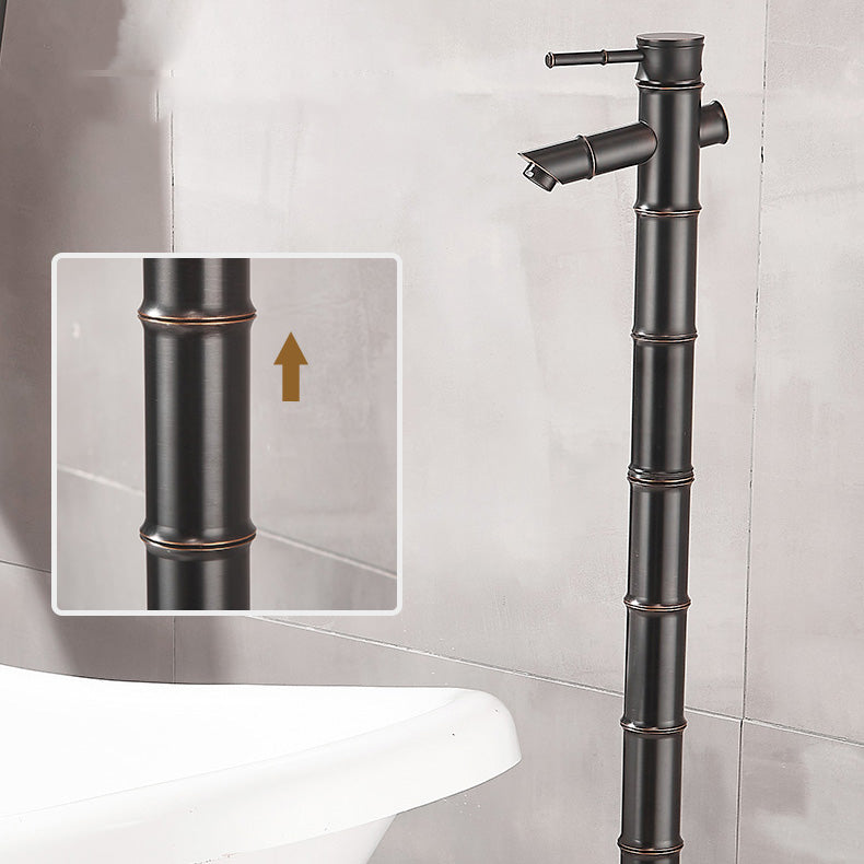 Modern Freestanding Bathtub Faucet Brass Floor Mount Free Standing Tub Filler Faucet Clearhalo 'Bathroom Remodel & Bathroom Fixtures' 'Bathtub Faucets' 'bathtub_faucets' 'Home Improvement' 'home_improvement' 'home_improvement_bathtub_faucets' 6321208