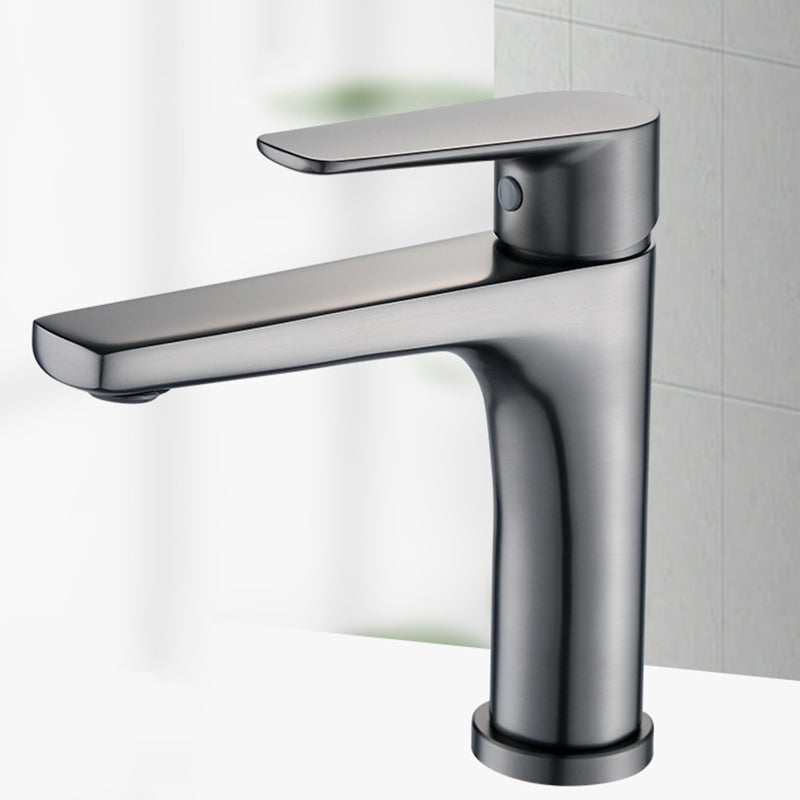 Contemporary Centerset Faucet Single Lever Handle Faucet for Bathroom Clearhalo 'Bathroom Remodel & Bathroom Fixtures' 'Bathroom Sink Faucets' 'Bathroom Sinks & Faucet Components' 'bathroom_sink_faucets' 'Home Improvement' 'home_improvement' 'home_improvement_bathroom_sink_faucets' 6327501