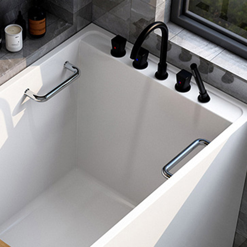 Modern Corner White Acrylic Bathtub Rectangle with Drain Bath Tub Clearhalo 'Bathroom Remodel & Bathroom Fixtures' 'Bathtubs' 'Home Improvement' 'home_improvement' 'home_improvement_bathtubs' 'Showers & Bathtubs' 6387551