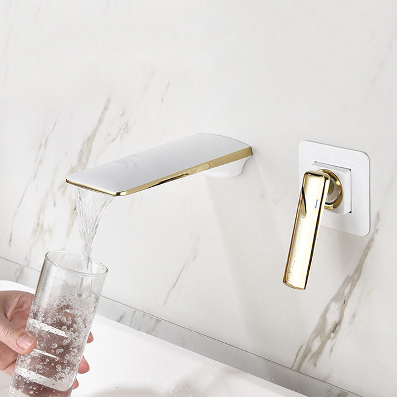 Wall Mounted Bathroom Faucets Glam Style Lever Handles Faucets Clearhalo 'bathroom_sink_faucets' 'Conjunta de Baño y Conjunta de Grifo' 'Coronamiento de Baño y Dispositivo de Baño' 'Grifo del lavabo del baño' 'Hogar' 'home_improvement' 'home_improvement_bathroom_sink_faucets' 'Mejoras para el hogar' 6417013