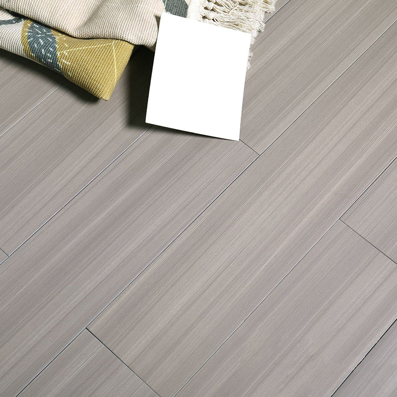 Modern Solid Wood Laminate Flooring Scratch Resistant Laminate Plank Flooring Bright Grey Clearhalo 'Flooring 'Home Improvement' 'home_improvement' 'home_improvement_laminate_flooring' 'Laminate Flooring' 'laminate_flooring' Walls and Ceiling' 6429066