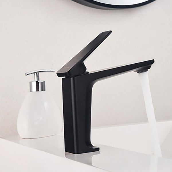 Glam Copper Vessel Faucet Lever Handles Low Arc Vessel Faucet for Bathroom Clearhalo 'Bathroom Remodel & Bathroom Fixtures' 'Bathroom Sink Faucets' 'Bathroom Sinks & Faucet Components' 'bathroom_sink_faucets' 'Home Improvement' 'home_improvement' 'home_improvement_bathroom_sink_faucets' 6510670