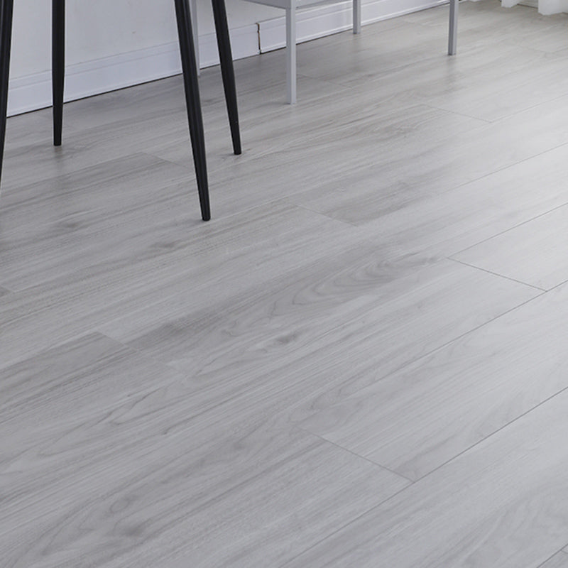 Modern Laminate Flooring Indoor Wood Textured Living Room Laminate Floor Silver Gray Clearhalo 'Flooring 'Home Improvement' 'home_improvement' 'home_improvement_laminate_flooring' 'Laminate Flooring' 'laminate_flooring' Walls and Ceiling' 6511038