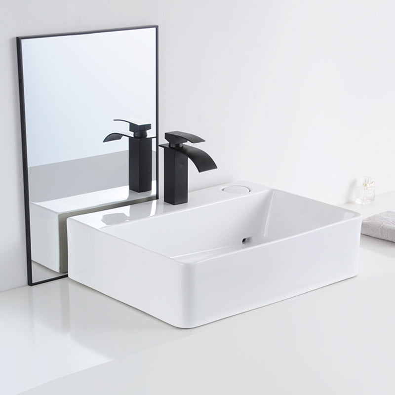 Contemporary Bathroom Sink Single Faucet Hole Porcelain Rectangular Vessel Bathroom Sink Clearhalo 'Bathroom Remodel & Bathroom Fixtures' 'Bathroom Sinks & Faucet Components' 'Bathroom Sinks' 'bathroom_sink' 'Home Improvement' 'home_improvement' 'home_improvement_bathroom_sink' 6511376