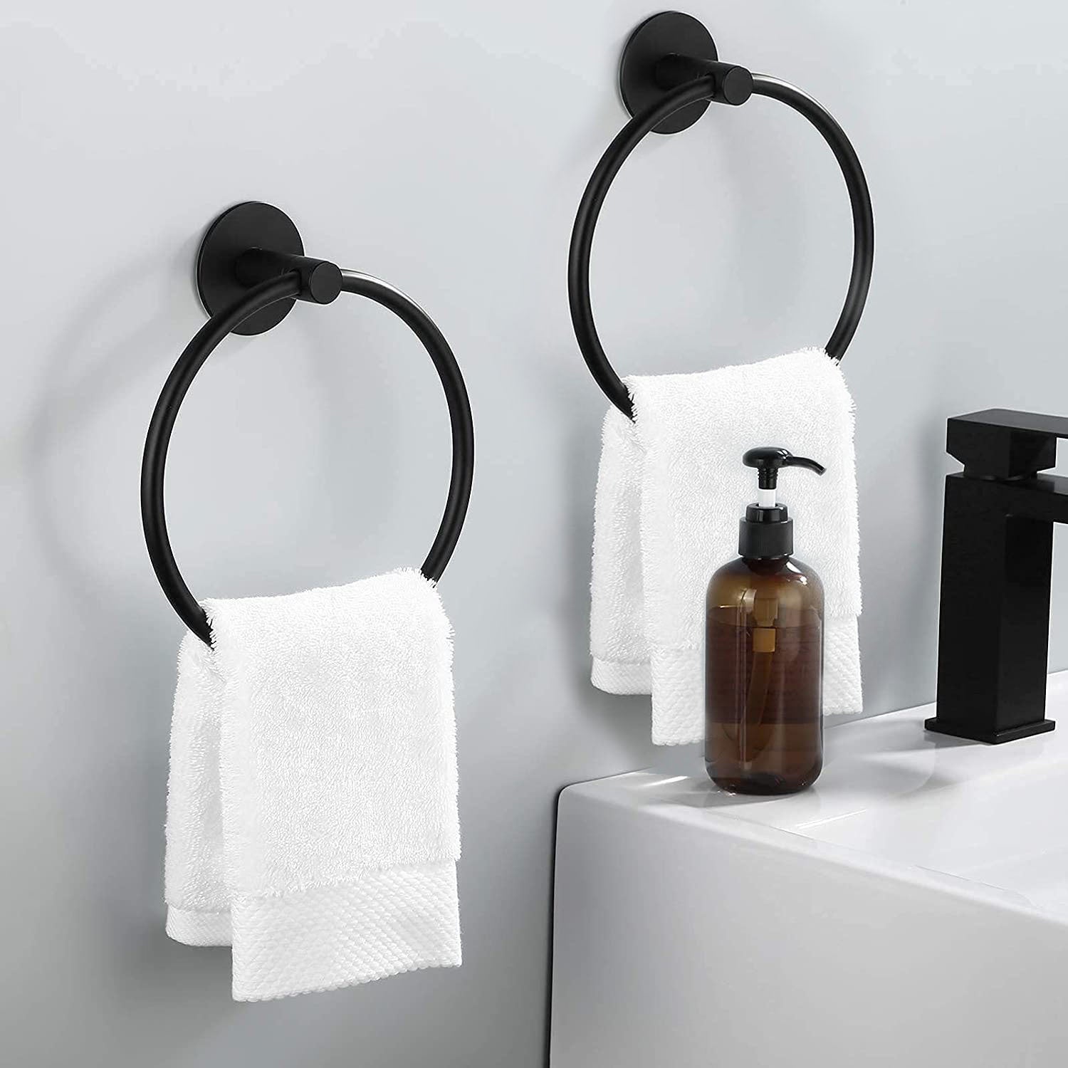 Traditional Bathroom Hardware Accessory Kit Towel Ring/Robe Hooks/ Towel Bar Clearhalo 'Bathroom Hardware Sets' 'Bathroom Hardware' 'Bathroom Remodel & Bathroom Fixtures' 'bathroom_hardware_sets' 'Home Improvement' 'home_improvement' 'home_improvement_bathroom_hardware_sets' 6524166