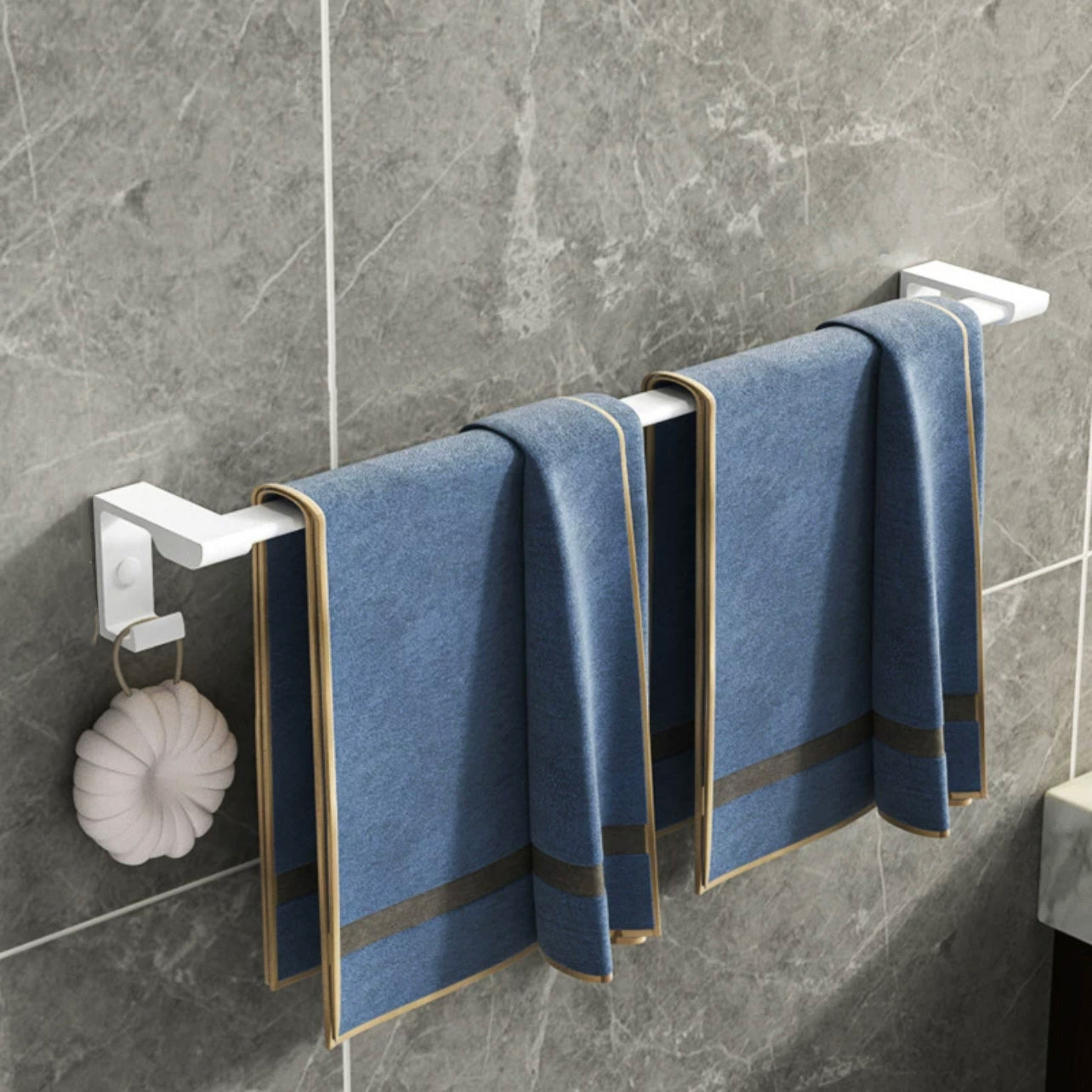 Modern White Bathroom Hardware Set Towel Bar Bath Shelf Bath Hardware Set Towel Bar (Single Rod) Clearhalo 'Bathroom Hardware Sets' 'Bathroom Hardware' 'Bathroom Remodel & Bathroom Fixtures' 'bathroom_hardware_sets' 'Home Improvement' 'home_improvement' 'home_improvement_bathroom_hardware_sets' 6550921