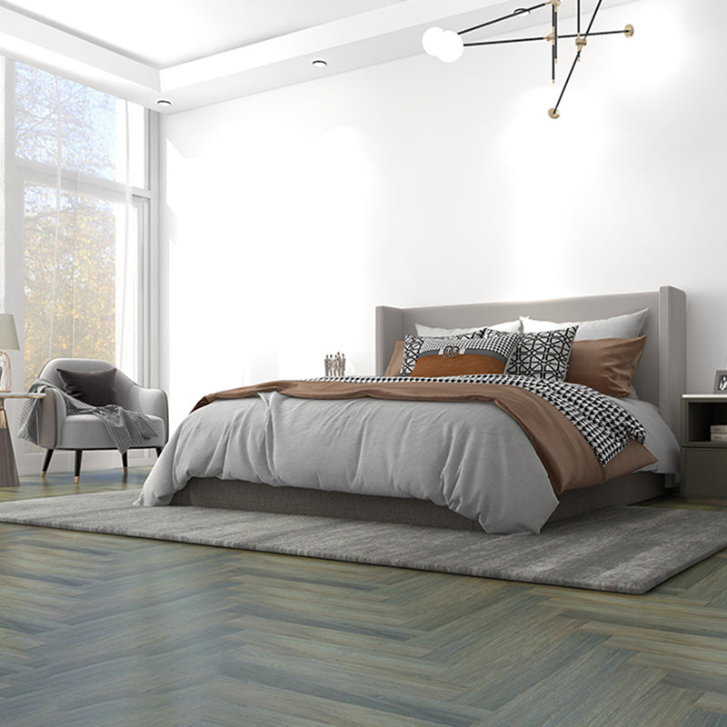 Traditional Laminate Floor Wood Mildew Resistant and Scratch Resistant Laminate Flooring Grey Clearhalo 'Flooring 'Home Improvement' 'home_improvement' 'home_improvement_laminate_flooring' 'Laminate Flooring' 'laminate_flooring' Walls and Ceiling' 6598261