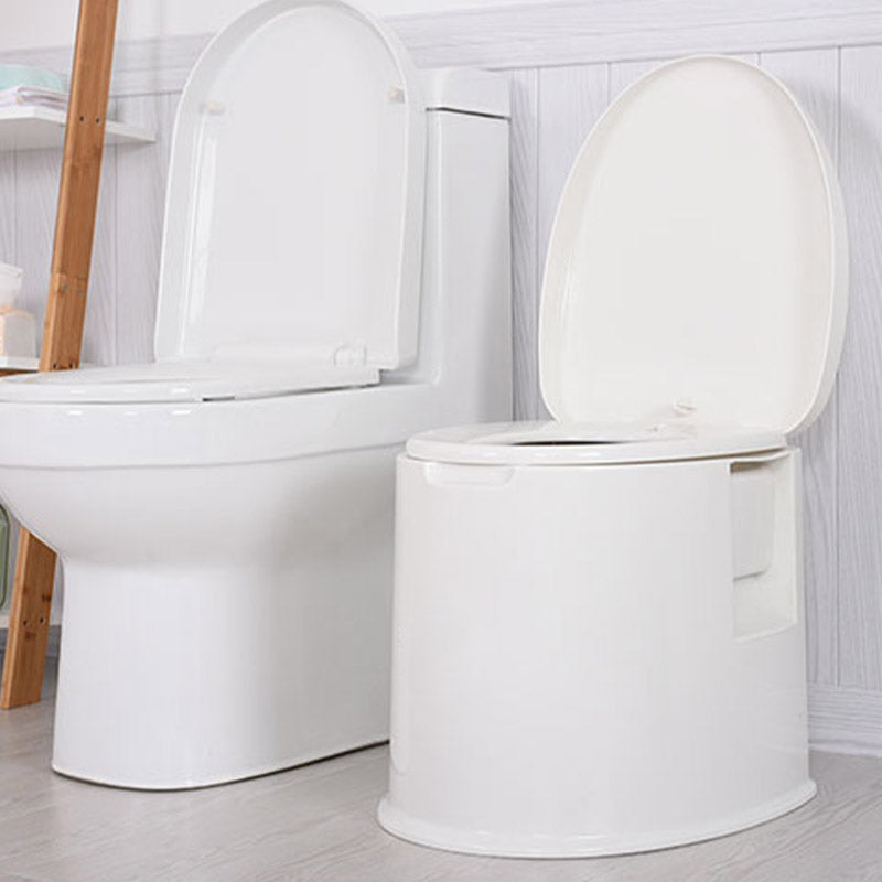 Modern Plastic Toilet Floor Mounted Toilet Bowl with Slow Close Seat for Washroom Clearhalo 'Bathroom Remodel & Bathroom Fixtures' 'Home Improvement' 'home_improvement' 'home_improvement_toilets' 'Toilets & Bidets' 'Toilets' 6639980