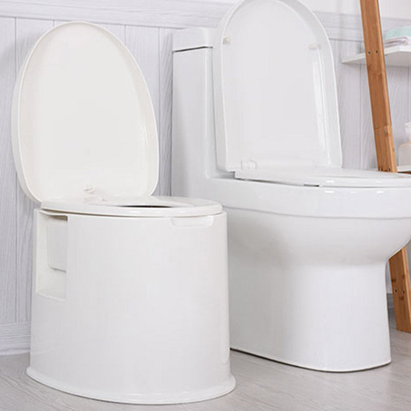Modern Plastic Toilet Floor Mounted Toilet Bowl with Slow Close Seat for Washroom Clearhalo 'Bathroom Remodel & Bathroom Fixtures' 'Home Improvement' 'home_improvement' 'home_improvement_toilets' 'Toilets & Bidets' 'Toilets' 6639996