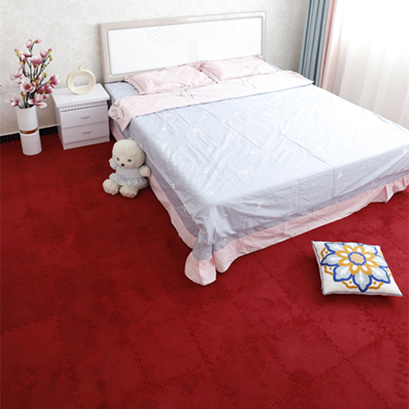 Fade Resistant Level Loop Carpet Tile Non-Skid Interlocking Bedroom Carpet Tiles Red 12" x 12" Clearhalo 'Carpet Tiles & Carpet Squares' 'carpet_tiles_carpet_squares' 'Flooring 'Home Improvement' 'home_improvement' 'home_improvement_carpet_tiles_carpet_squares' Walls and Ceiling' 6643096