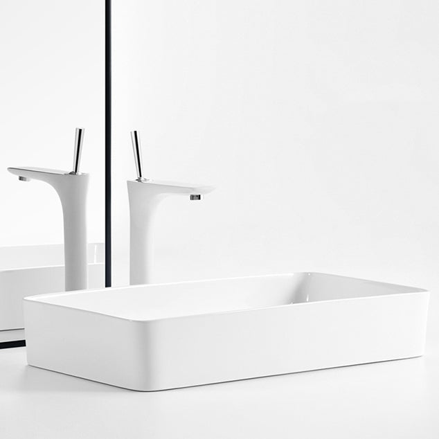 Modern Bathroom Sink Specialty Porcelain Shut-Off Valve Included Vessel Lavatory Sink Clearhalo 'Bathroom Remodel & Bathroom Fixtures' 'Bathroom Sinks & Faucet Components' 'Bathroom Sinks' 'bathroom_sink' 'Home Improvement' 'home_improvement' 'home_improvement_bathroom_sink' 6644056