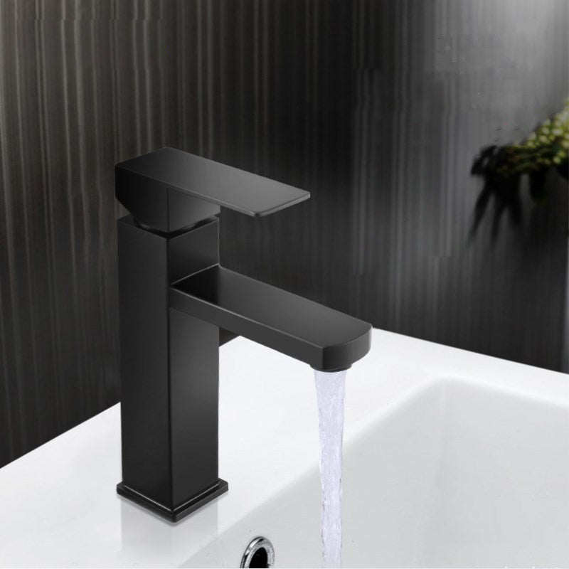 Modern Lavatory Faucet Centerset Bathroom Sink Faucet in Black Clearhalo 'Bathroom Remodel & Bathroom Fixtures' 'Bathroom Sink Faucets' 'Bathroom Sinks & Faucet Components' 'bathroom_sink_faucets' 'Home Improvement' 'home_improvement' 'home_improvement_bathroom_sink_faucets' 6667137