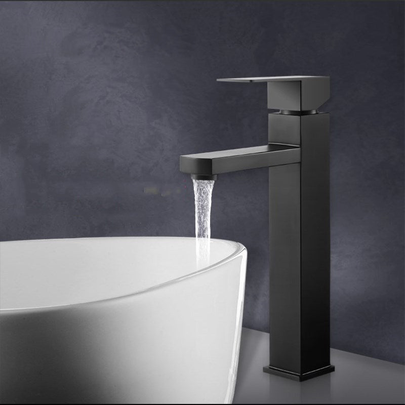 Modern Lavatory Faucet Centerset Bathroom Sink Faucet in Black Clearhalo 'Bathroom Remodel & Bathroom Fixtures' 'Bathroom Sink Faucets' 'Bathroom Sinks & Faucet Components' 'bathroom_sink_faucets' 'Home Improvement' 'home_improvement' 'home_improvement_bathroom_sink_faucets' 6667140