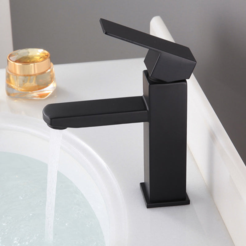 Modern Lavatory Faucet Centerset Bathroom Sink Faucet in Black Clearhalo 'Bathroom Remodel & Bathroom Fixtures' 'Bathroom Sink Faucets' 'Bathroom Sinks & Faucet Components' 'bathroom_sink_faucets' 'Home Improvement' 'home_improvement' 'home_improvement_bathroom_sink_faucets' 6667148