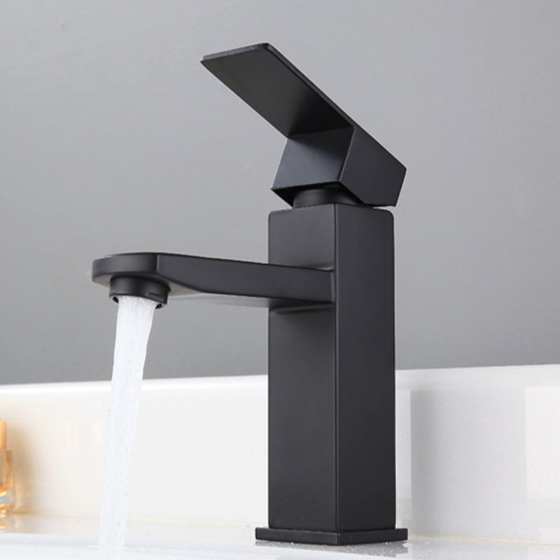 Modern Lavatory Faucet Centerset Bathroom Sink Faucet in Black Clearhalo 'Bathroom Remodel & Bathroom Fixtures' 'Bathroom Sink Faucets' 'Bathroom Sinks & Faucet Components' 'bathroom_sink_faucets' 'Home Improvement' 'home_improvement' 'home_improvement_bathroom_sink_faucets' 6667149