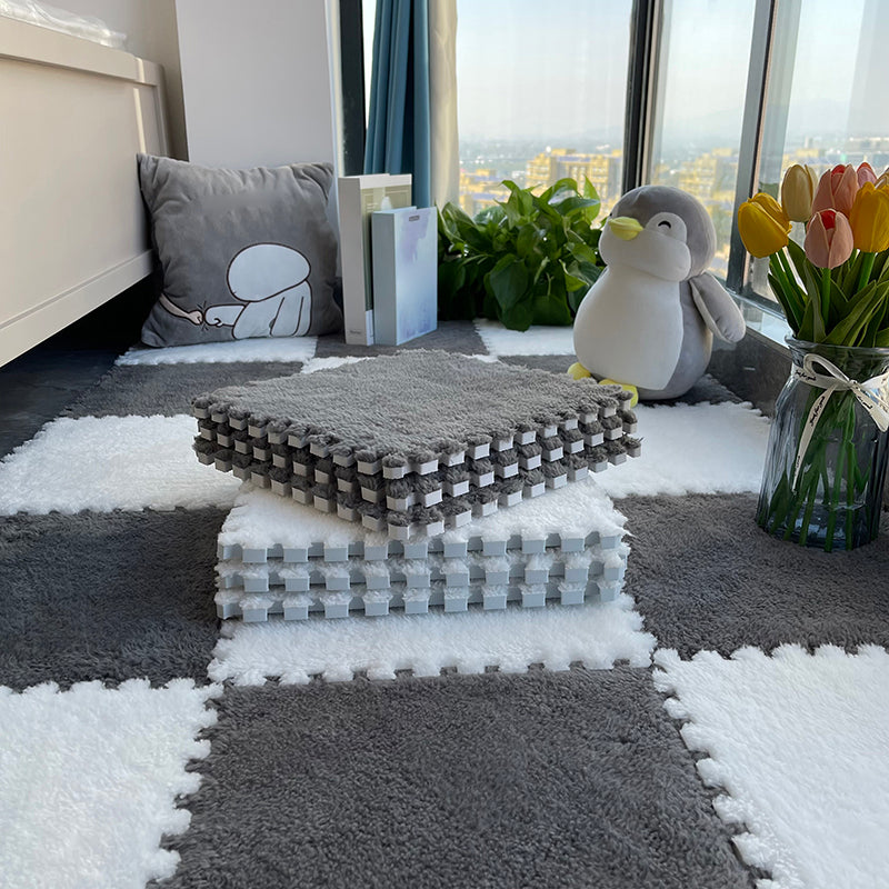 Modern Tiles and Carpet Interlocking Non-Skid Carpet Floor Tile Gray-White Clearhalo 'Carpet Tiles & Carpet Squares' 'carpet_tiles_carpet_squares' 'Flooring 'Home Improvement' 'home_improvement' 'home_improvement_carpet_tiles_carpet_squares' Walls and Ceiling' 6694722