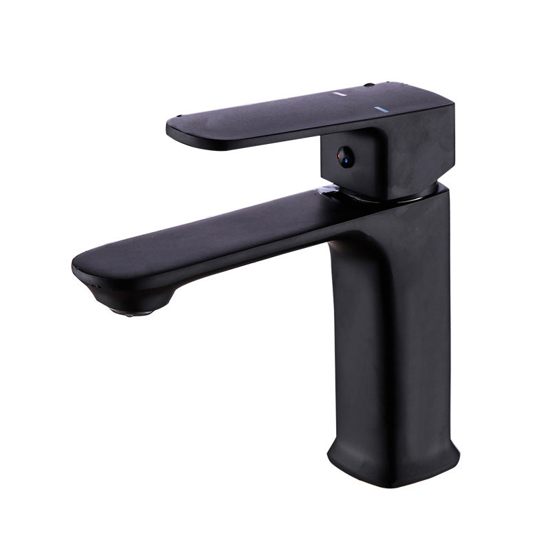 Modern Sink Faucet Pure Color Copper Vessel Sink Faucet for Bathroom Negro Supply Lines Not Included Clearhalo 'bathroom_sink_faucets' 'Conjunta de Baño y Conjunta de Grifo' 'Coronamiento de Baño y Dispositivo de Baño' 'Grifo del lavabo del baño' 'Hogar' 'home_improvement' 'home_improvement_bathroom_sink_faucets' 'Mejoras para el hogar' 6713354