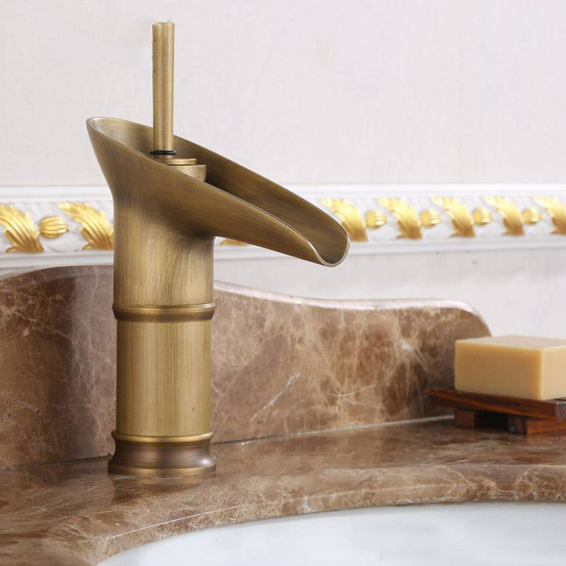 Circular Farmhouse Vessel Faucet Brass Lever Handle Bathroom Faucet Latón Satinado 7.7" Indicators Included Clearhalo 'bathroom_sink_faucets' 'Conjunta de Baño y Conjunta de Grifo' 'Coronamiento de Baño y Dispositivo de Baño' 'Grifo del lavabo del baño' 'Hogar' 'home_improvement' 'home_improvement_bathroom_sink_faucets' 'Mejoras para el hogar' 6727002