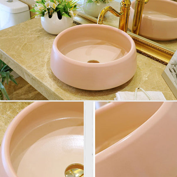 Traditional Bathroom Sink Porcelain Round Vessel Sink with Pop-Up Drain Clearhalo 'Bathroom Remodel & Bathroom Fixtures' 'Bathroom Sinks & Faucet Components' 'Bathroom Sinks' 'bathroom_sink' 'Home Improvement' 'home_improvement' 'home_improvement_bathroom_sink' 6727525