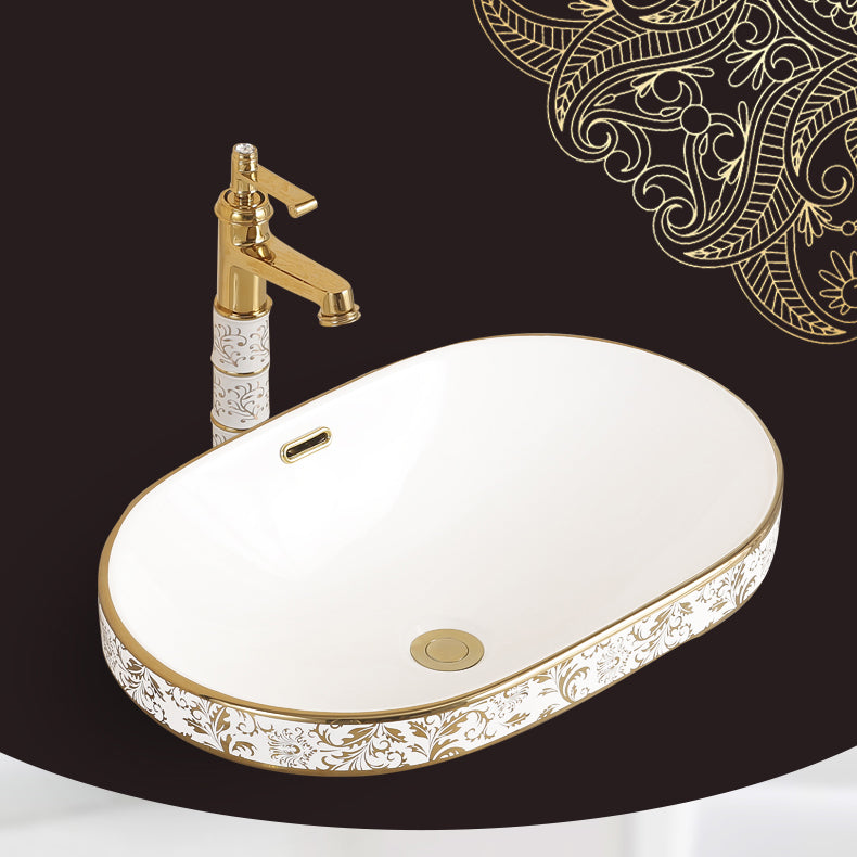 Traditional Bathroom Sink Porcelain Oval-Shape Vessel Bathroom Sink with Pop-Up Drain Clearhalo 'Bathroom Remodel & Bathroom Fixtures' 'Bathroom Sinks & Faucet Components' 'Bathroom Sinks' 'bathroom_sink' 'Home Improvement' 'home_improvement' 'home_improvement_bathroom_sink' 6727620