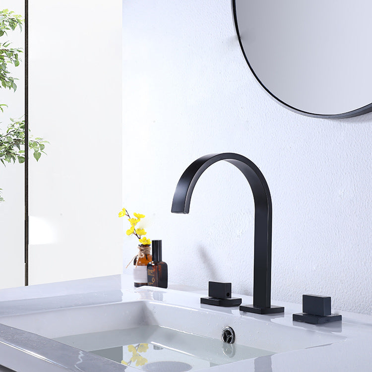 Modern Style Faucet Widespread Faucets with Double Cross Handles Clearhalo 'Bathroom Remodel & Bathroom Fixtures' 'Bathroom Sink Faucets' 'Bathroom Sinks & Faucet Components' 'bathroom_sink_faucets' 'Home Improvement' 'home_improvement' 'home_improvement_bathroom_sink_faucets' 6742840