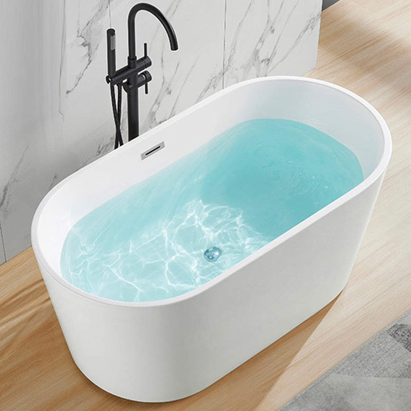 Contemporary Soaking Freestanding Bathtub Acrylic Bathtub without Faucet Holes Clearhalo 'Bathroom Remodel & Bathroom Fixtures' 'Bathtubs' 'Home Improvement' 'home_improvement' 'home_improvement_bathtubs' 'Showers & Bathtubs' 6745069