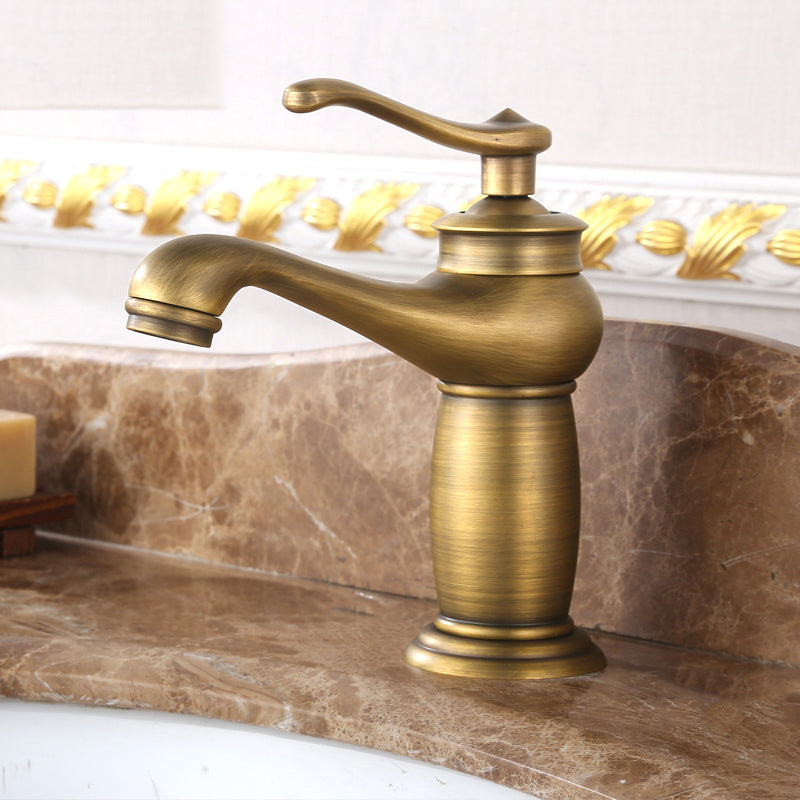 Low-arc Country Vessel Faucet Single Handle Brass Faucet for Bathroom Gold 7.1" Supply Lines Not Included Clearhalo 'Bathroom Remodel & Bathroom Fixtures' 'Bathroom Sink Faucets' 'Bathroom Sinks & Faucet Components' 'bathroom_sink_faucets' 'Home Improvement' 'home_improvement' 'home_improvement_bathroom_sink_faucets' 6756243