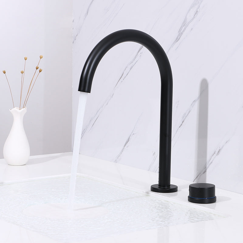 Modern Widespread Sink Faucet Knob Handle Gooseneck Arc Solid Brass Faucet Preto 12.6" Clearhalo 'bathroom_sink_faucets' 'Conjuntos de Torneiras de Lavatório e Banheiro' 'home_improvement' 'home_improvement_bathroom_sink_faucets' 'Mobiliário Doméstico' 'Página inicial' 'Renovação e equipamento de casa de banho' 'Torneira para lavatório de banheiro' 6786516