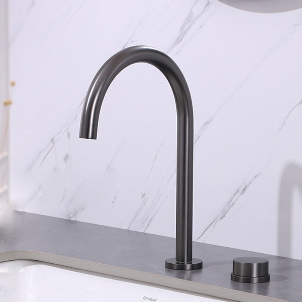 Modern Widespread Sink Faucet Knob Handle Gooseneck Arc Solid Brass Faucet Clearhalo 'bathroom_sink_faucets' 'Conjuntos de Torneiras de Lavatório e Banheiro' 'home_improvement' 'home_improvement_bathroom_sink_faucets' 'Mobiliário Doméstico' 'Página inicial' 'Renovação e equipamento de casa de banho' 'Torneira para lavatório de banheiro' 6786526