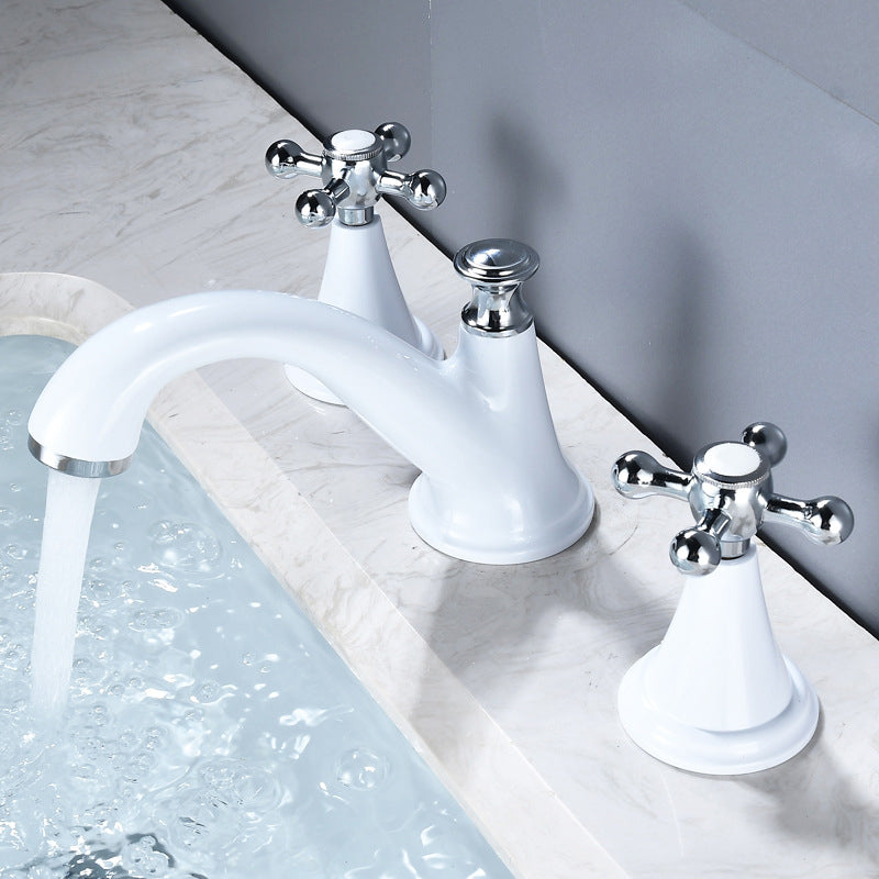 Industrial Centerset Faucet Brass Cross Handles 3 Holes Centerset Bathroom Faucet Blanco Clearhalo 'bathroom_sink_faucets' 'Conjunta de Baño y Conjunta de Grifo' 'Coronamiento de Baño y Dispositivo de Baño' 'Grifo del lavabo del baño' 'Hogar' 'home_improvement' 'home_improvement_bathroom_sink_faucets' 'Mejoras para el hogar' 6786574