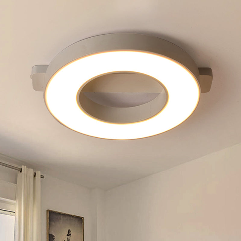 White/Black Ring Ceiling Flush Mount Light Simple Metal LED Living Room Flush Mount Light in Warm/White, 16.5"/19.5"/23.5" Dia White Warm Clearhalo 'Ceiling Lights' 'Close To Ceiling Lights' 'Close to ceiling' 'Flush mount' Lighting' 678753