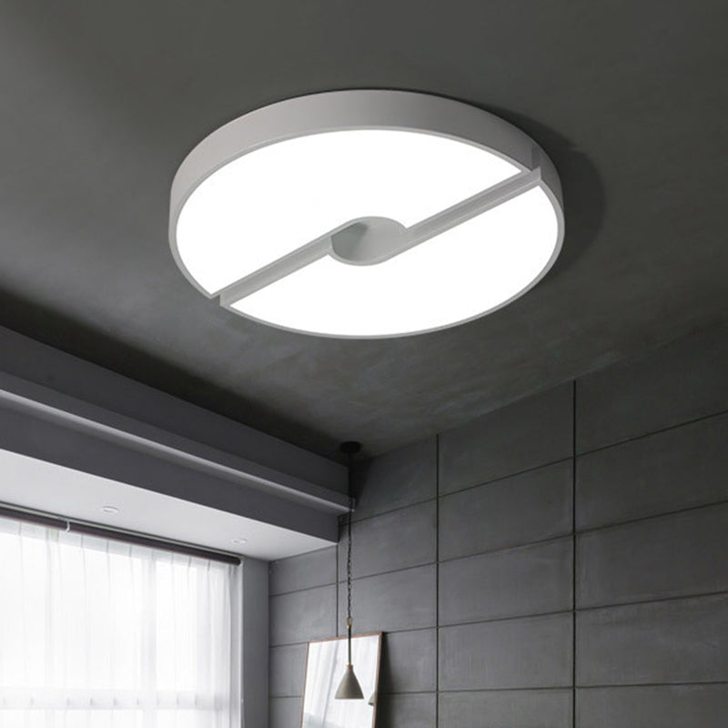 White Severed Round Flushmount Modernism LED Acrylic Ceiling Mounted Fixture in White/Warm Light, 16"/19.5"/23.5" Wide Clearhalo 'Ceiling Lights' 'Close To Ceiling Lights' 'Close to ceiling' 'Flush mount' Lighting' 678790