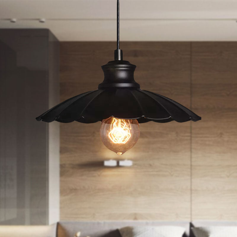 Metallic Black Pendant Lamp Scalloped Shade 1 Light Retro Style Hanging Ceiling Light for Kitchen Clearhalo 'Ceiling Lights' 'Modern Pendants' 'Modern' 'Pendant Lights' 'Pendants' Lighting' 679515