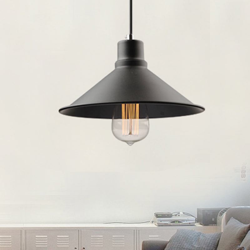 Metal Conic Hanging Ceiling Light Retro Stylish 1 light Dining Table Ceiling Light in Black Finish Clearhalo 'Ceiling Lights' 'Modern Pendants' 'Modern' 'Pendant Lights' 'Pendants' Lighting' 679522