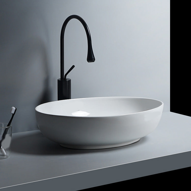 Modern Bathroom Sink Porcelain Round Vessel Lavatory Sink with Pop-Up Drain Clearhalo 'Bathroom Remodel & Bathroom Fixtures' 'Bathroom Sinks & Faucet Components' 'Bathroom Sinks' 'bathroom_sink' 'Home Improvement' 'home_improvement' 'home_improvement_bathroom_sink' 6800412