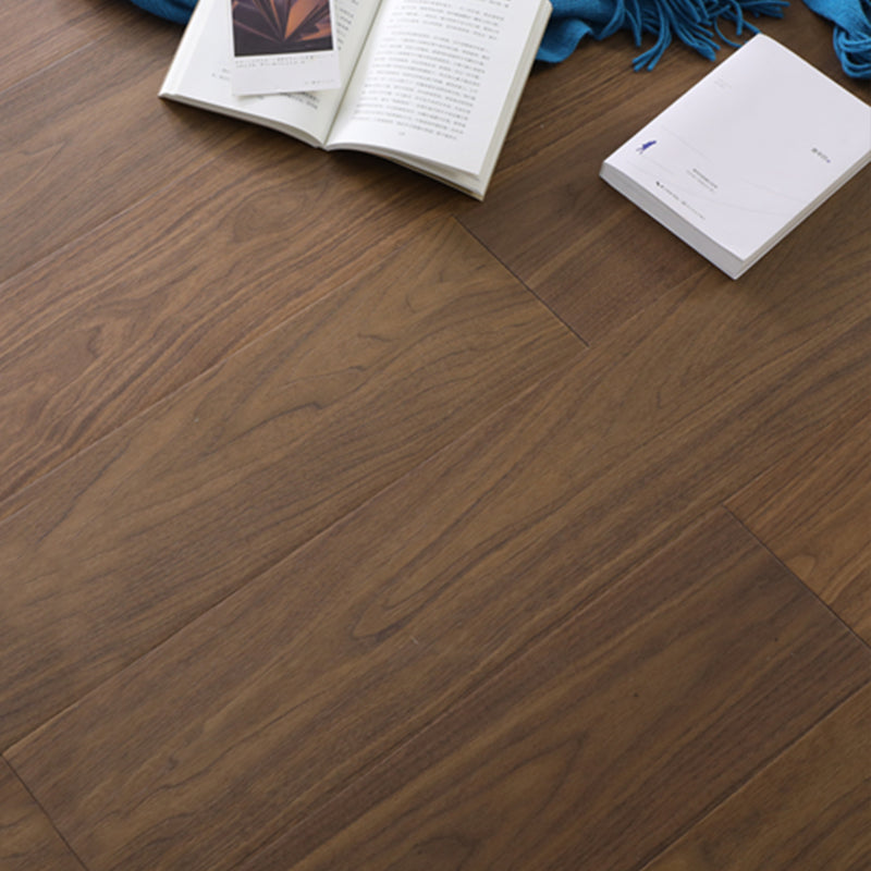 Light Color Wooden Laminate Flooring Modern Style Laminate Flooring Dark Brown Clearhalo 'Flooring 'Home Improvement' 'home_improvement' 'home_improvement_laminate_flooring' 'Laminate Flooring' 'laminate_flooring' Walls and Ceiling' 6818997