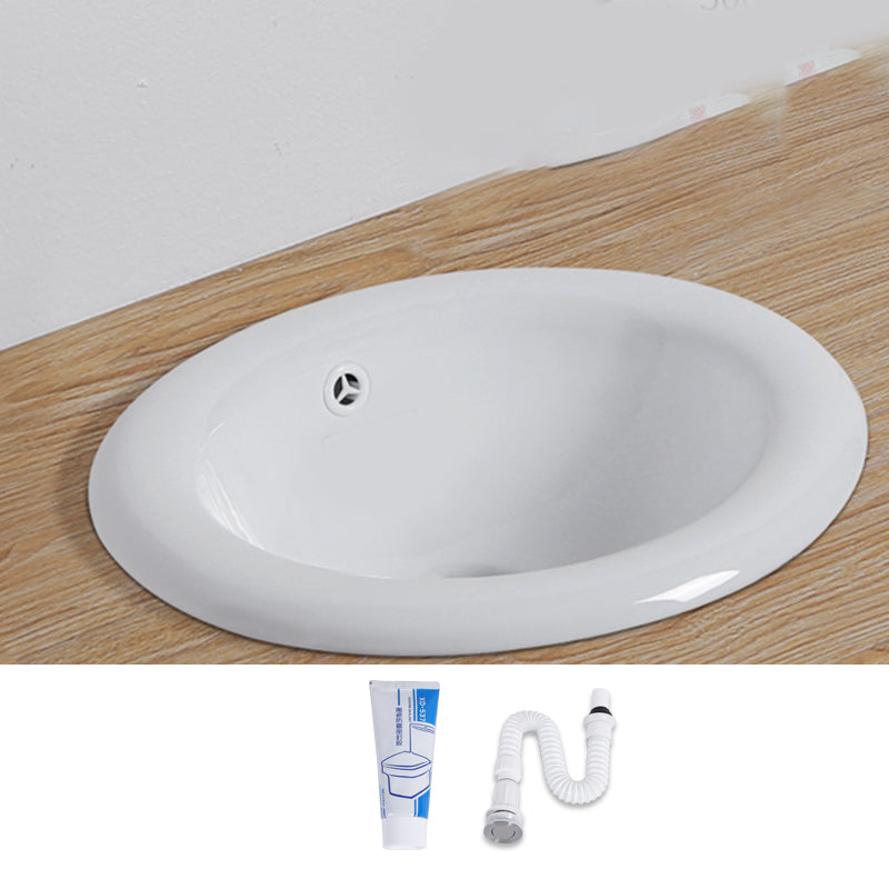 Modern Style Bathroom Sink Oval Porcelain Undermount Bathroom Sink 16"L x 13"W x 6"H Sink Clearhalo 'Bathroom Remodel & Bathroom Fixtures' 'Bathroom Sinks & Faucet Components' 'Bathroom Sinks' 'bathroom_sink' 'Home Improvement' 'home_improvement' 'home_improvement_bathroom_sink' 6914519