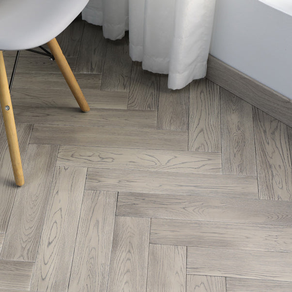 Modern Indoor Tile Flooring Solid Wood Floor Tile with Click Lock Brown Grey Clearhalo 'Flooring 'Hardwood Flooring' 'hardwood_flooring' 'Home Improvement' 'home_improvement' 'home_improvement_hardwood_flooring' Walls and Ceiling' 6915629
