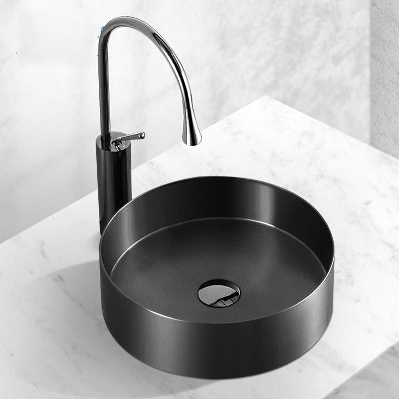 Modern Black Bathroom Sink Metal Round Vessel Bathroom Sink (Not Including Faucet) Clearhalo 'Bathroom Remodel & Bathroom Fixtures' 'Bathroom Sinks & Faucet Components' 'Bathroom Sinks' 'bathroom_sink' 'Home Improvement' 'home_improvement' 'home_improvement_bathroom_sink' 6926853