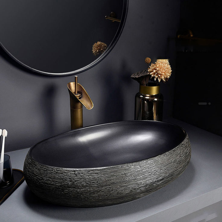 Modern Bathroom Sink Black Oval Ceramic Bathroom Sink with Faucet Clearhalo 'Bathroom Remodel & Bathroom Fixtures' 'Bathroom Sinks & Faucet Components' 'Bathroom Sinks' 'bathroom_sink' 'Home Improvement' 'home_improvement' 'home_improvement_bathroom_sink' 6926914