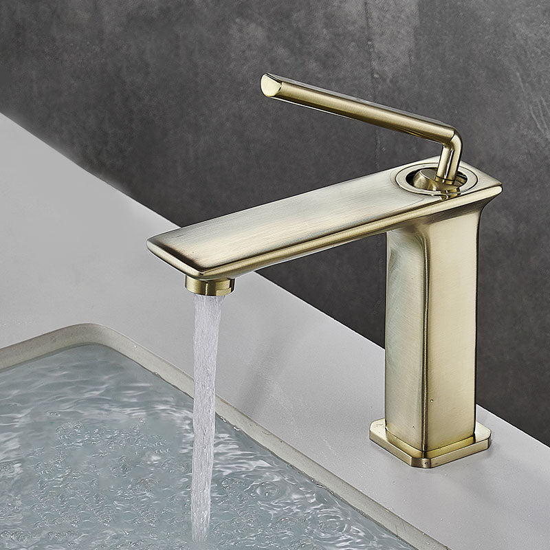 Modern Basin Lavatory Faucet Single Handle Low Arc Bathroom Faucet Gold 7.1" Clearhalo 'Bathroom Remodel & Bathroom Fixtures' 'Bathroom Sink Faucets' 'Bathroom Sinks & Faucet Components' 'bathroom_sink_faucets' 'Home Improvement' 'home_improvement' 'home_improvement_bathroom_sink_faucets' 6977716