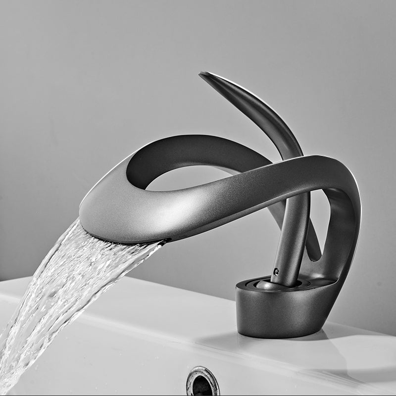 Unique Moedern Faucet Bathroom Lever Handle Waterfall Spout Faucet Gris Clearhalo 'bathroom_sink_faucets' 'Conjunta de Baño y Conjunta de Grifo' 'Coronamiento de Baño y Dispositivo de Baño' 'Grifo del lavabo del baño' 'Hogar' 'home_improvement' 'home_improvement_bathroom_sink_faucets' 'Mejoras para el hogar' 7010729