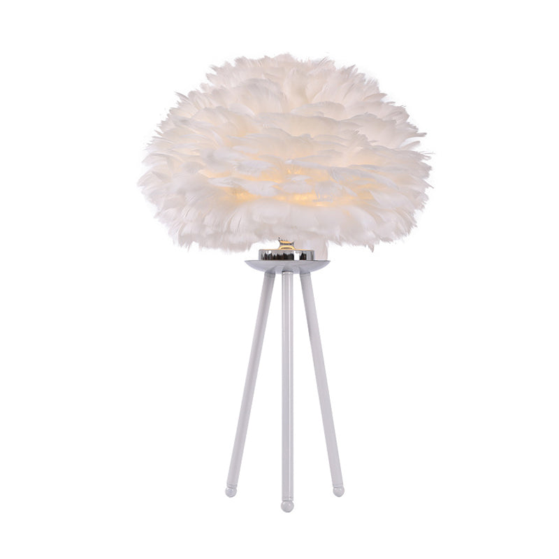 Modernist Feather Table Light Fabric 1-Light Bedside Nightstand Lamp in White with Tripod Base Clearhalo 'Lamps' 'Table Lamps' Lighting' 702952