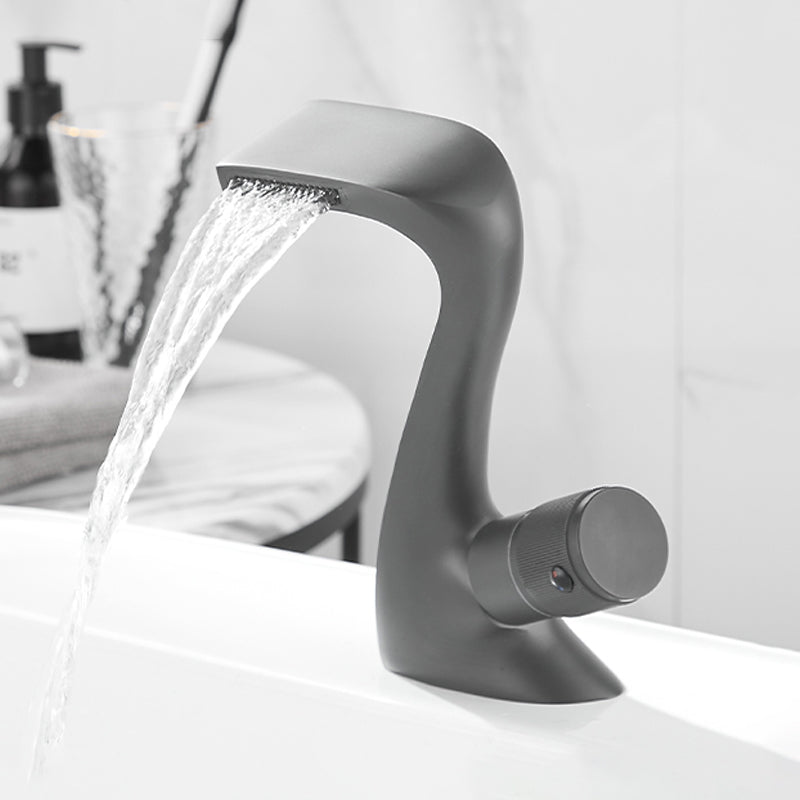 Modern Faucet Bathroom Knob Handle Single Hole Waterfall Spout Faucet Gris Clearhalo 'bathroom_sink_faucets' 'Conjunta de Baño y Conjunta de Grifo' 'Coronamiento de Baño y Dispositivo de Baño' 'Grifo del lavabo del baño' 'Hogar' 'home_improvement' 'home_improvement_bathroom_sink_faucets' 'Mejoras para el hogar' 7063005