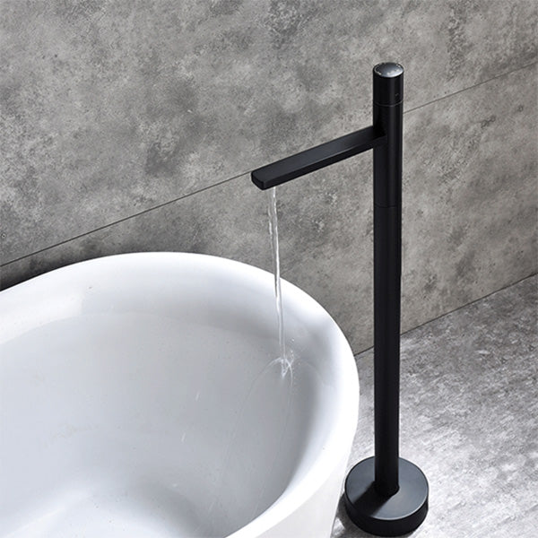 Floor Mounted Freestanding Tub Filler Freestanding High Arc Tub Filler Trim in Silver Clearhalo 'Bathroom Remodel & Bathroom Fixtures' 'Bathtub Faucets' 'bathtub_faucets' 'Home Improvement' 'home_improvement' 'home_improvement_bathtub_faucets' 7099488