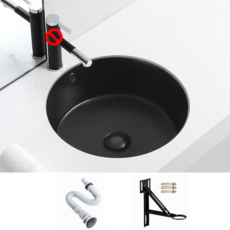 Porcelain Bathroom Sink Round Vessel Lavatory Sink with Pop-Up Drain Black Sink Clearhalo 'Bathroom Remodel & Bathroom Fixtures' 'Bathroom Sinks & Faucet Components' 'Bathroom Sinks' 'bathroom_sink' 'Home Improvement' 'home_improvement' 'home_improvement_bathroom_sink' 7126512