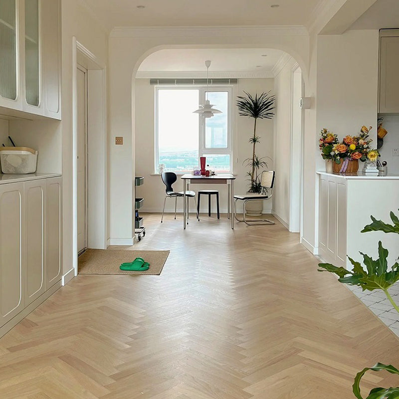 Click-Locking Plank Flooring Solid Wood Contemporary Hardwood Deck Tiles Clearhalo 'Flooring 'Hardwood Flooring' 'hardwood_flooring' 'Home Improvement' 'home_improvement' 'home_improvement_hardwood_flooring' Walls and Ceiling' 7127615