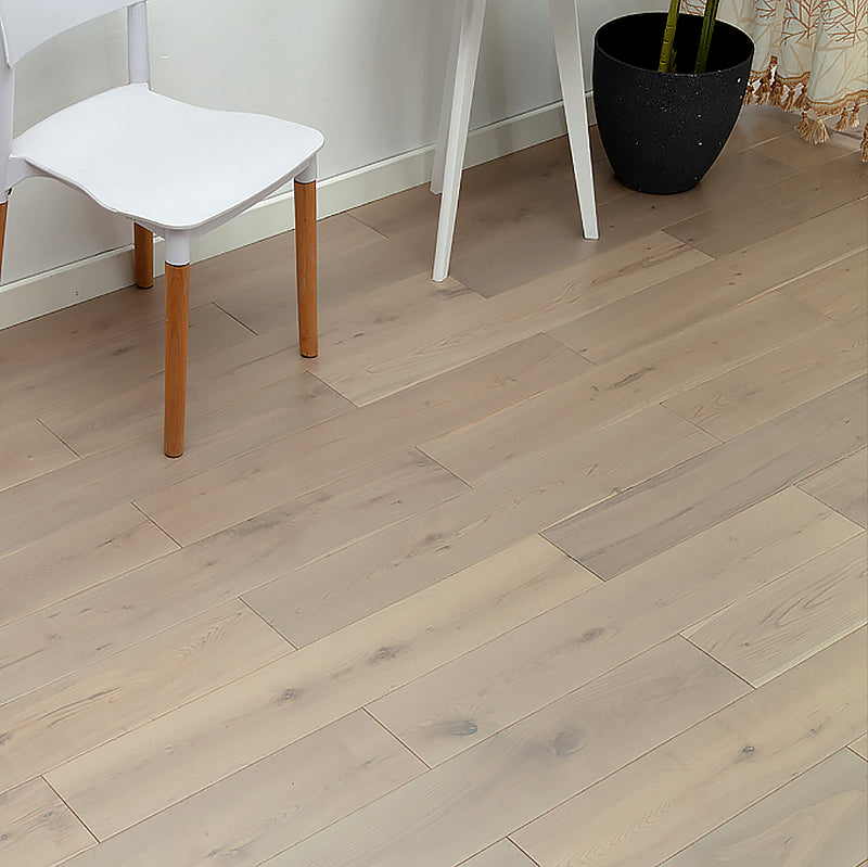 Modern Wood Tile Wire Brushed Water Resistant Click Lock Flooring Planks Natural/ White Clearhalo 'Flooring 'Hardwood Flooring' 'hardwood_flooring' 'Home Improvement' 'home_improvement' 'home_improvement_hardwood_flooring' Walls and Ceiling' 7127775