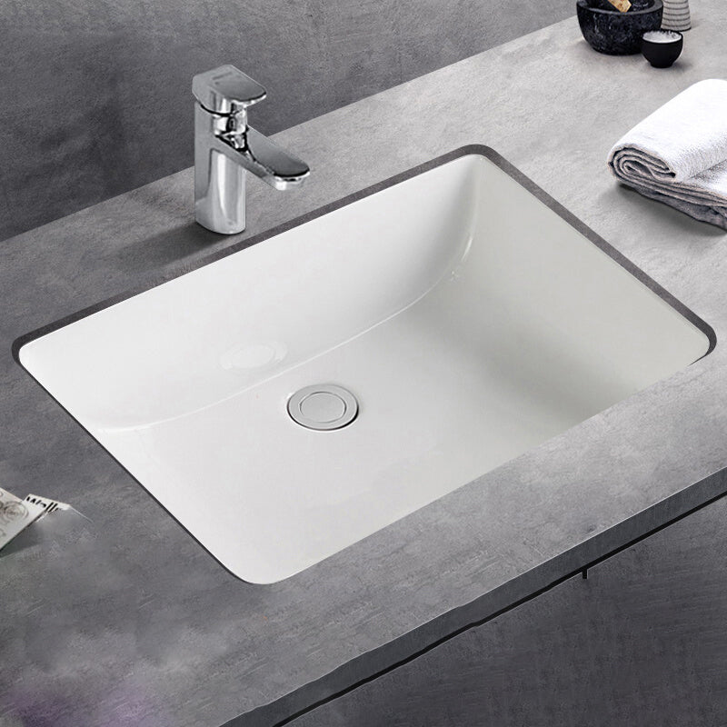 Modern Porcelain Bathroom Sink in White with Overflow Undermount Sink 18"L X 12"W X 6"H Sink with Faucet Clearhalo 'Bathroom Remodel & Bathroom Fixtures' 'Bathroom Sinks & Faucet Components' 'Bathroom Sinks' 'bathroom_sink' 'Home Improvement' 'home_improvement' 'home_improvement_bathroom_sink' 7133490